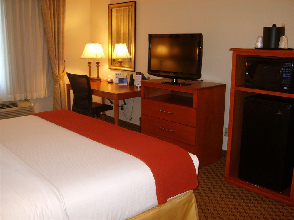 Holiday Inn Express & Suites Midland Loop 250 By Ihg Habitación foto