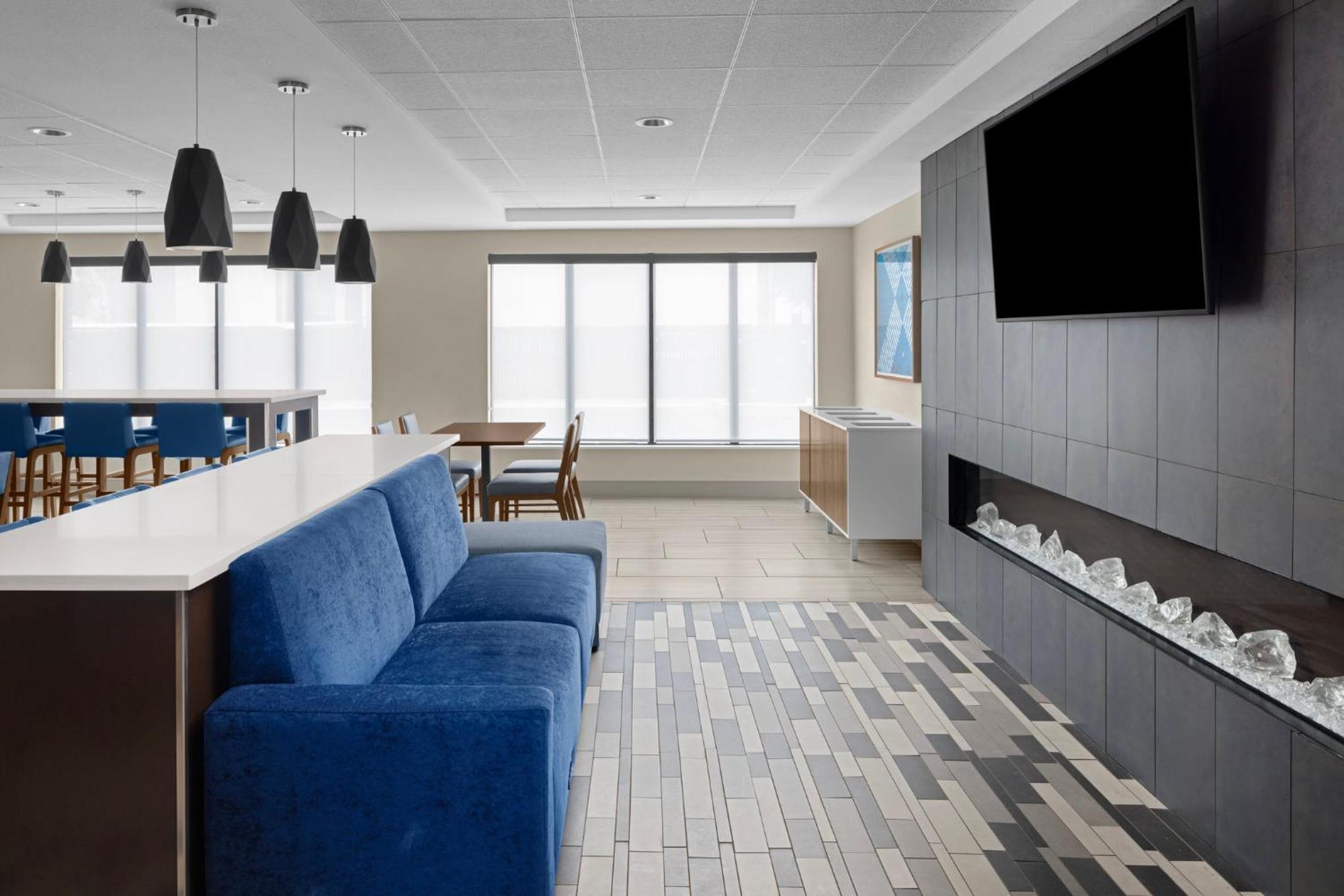 Holiday Inn Express & Suites Midland Loop 250 By Ihg Exterior foto